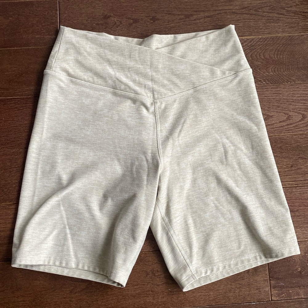Abercrombie Bike Short Cream Size Small